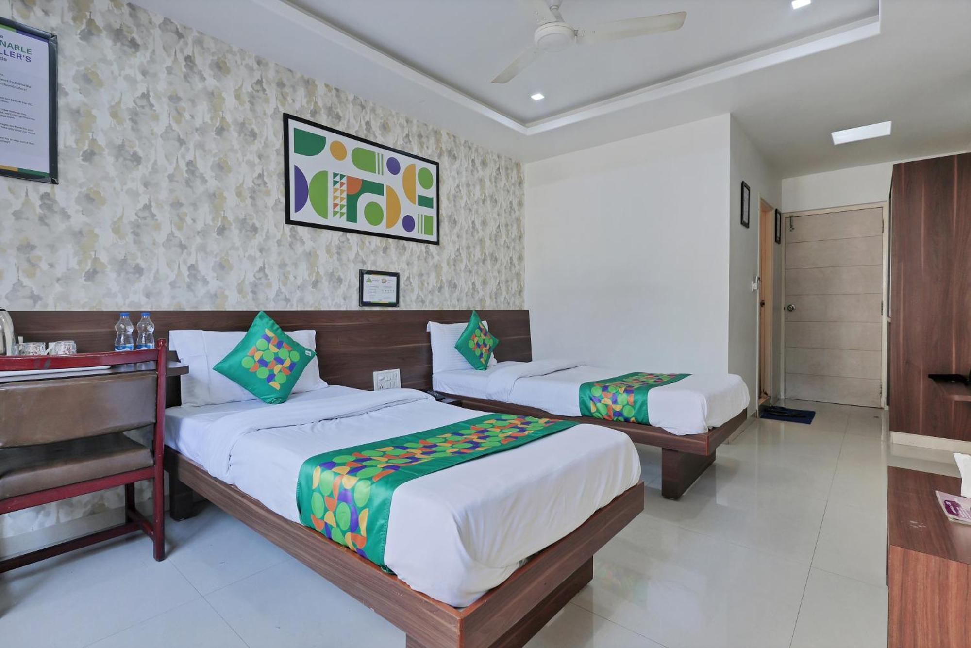 Hotel Treebo Rvg à Vadodara Extérieur photo